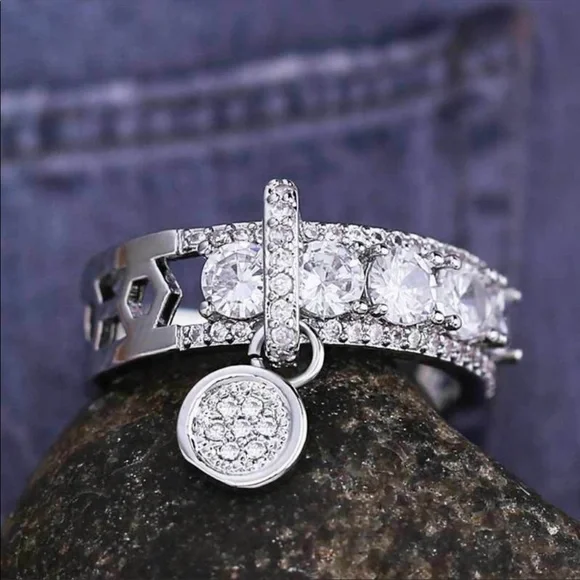 New 925 Silver Round Diamond Party Ring - Picture 6 of 8